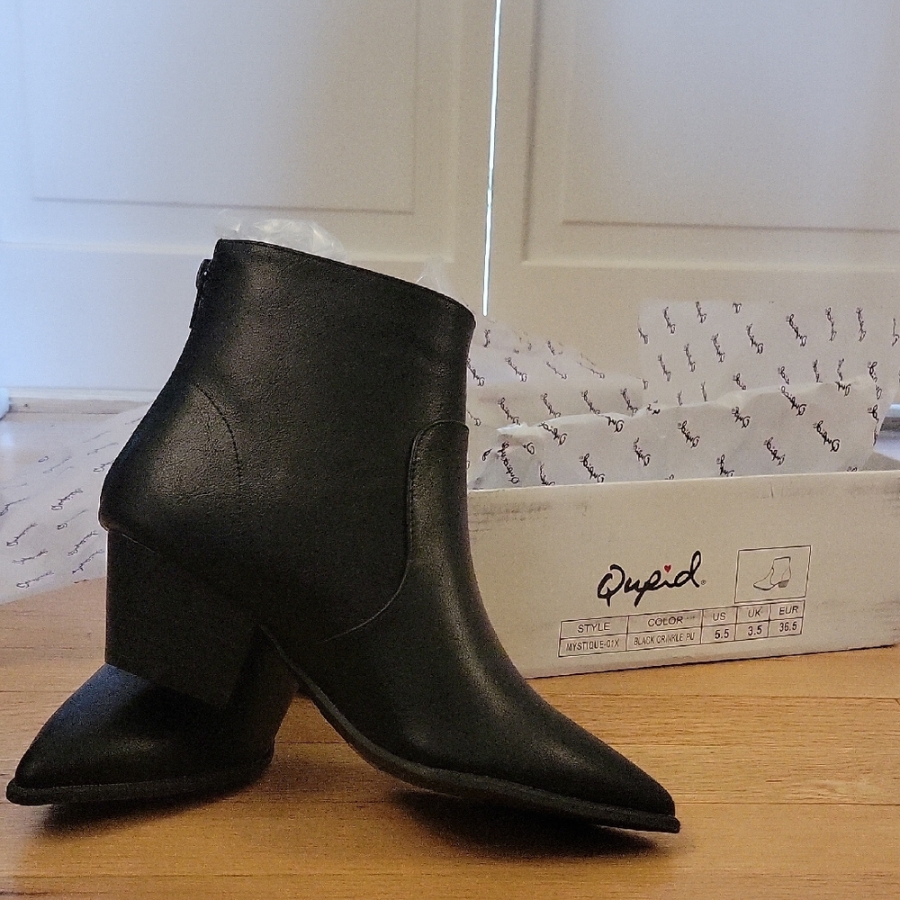 Qupid Women's Black Ankle Boots